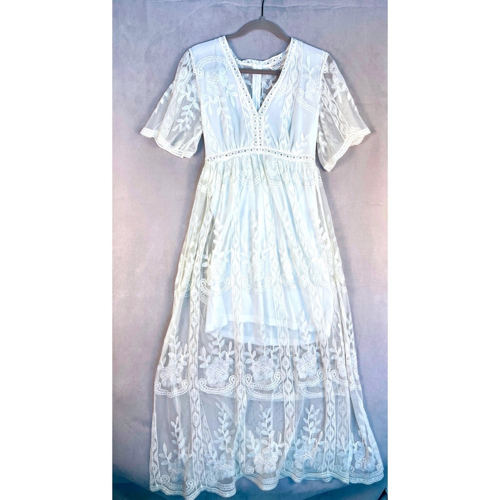 Bella Ella Boutique White Floral Lace Maxi Dress Flutter Sleeve M Cottagecore